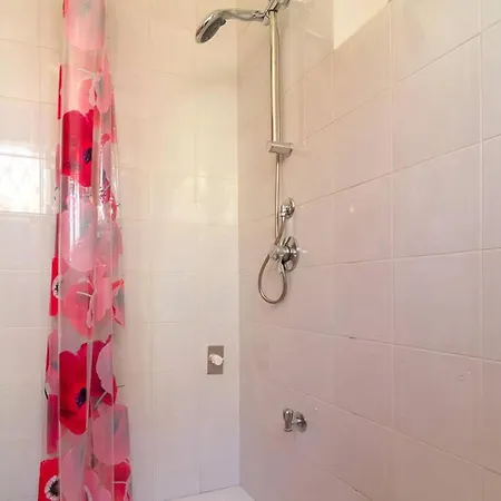 With 3 Bedrooms In With Enclosed Garden And Wifi 30 Km From The Beach * Filottrano