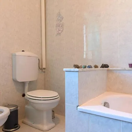 With 3 Bedrooms In With Enclosed Garden And Wifi 30 Km From The Beach * Filottrano